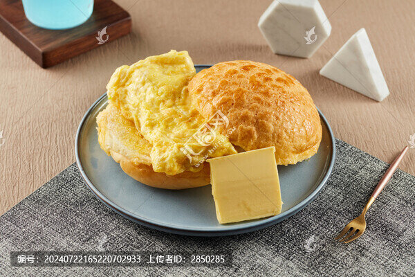 芝士滑蛋菠蘿包