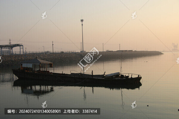 早晨海面日出