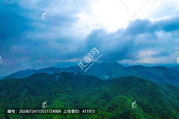 雨后大山云霧
