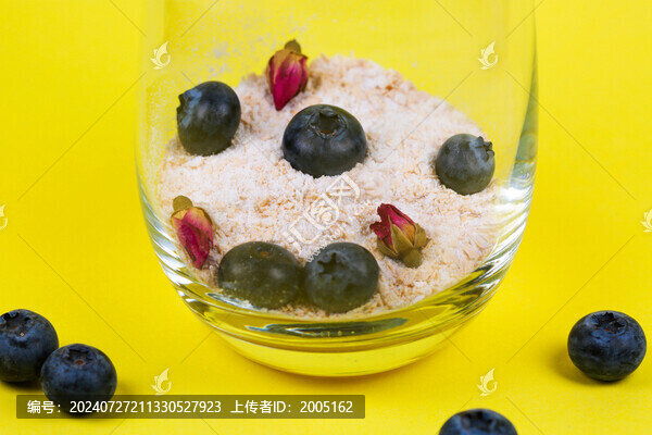 水果藍(lán)莓制作的飲品