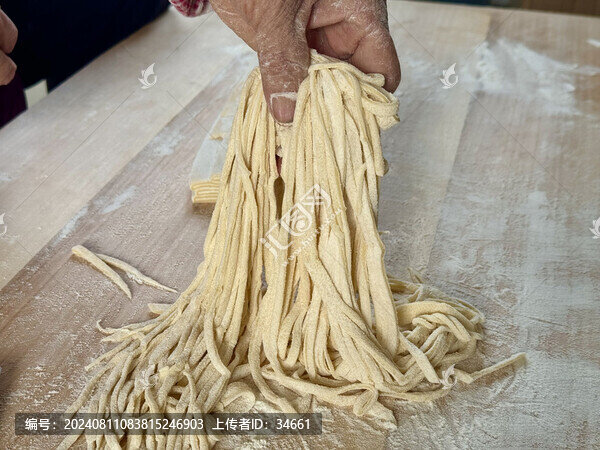 北方面食手搟面制作過程