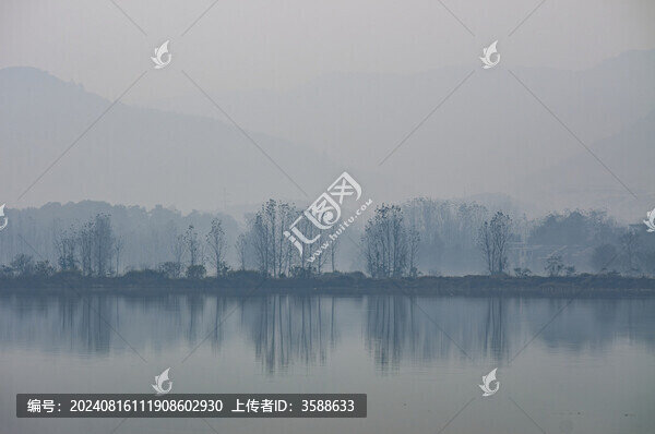 中國安徽池州市平天湖冬日晨景