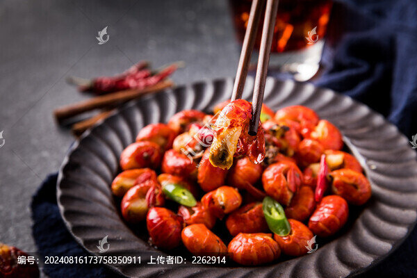 洪湖麻辣蝦球