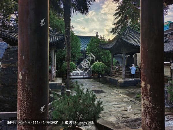 西安大學習巷大清真寺內庭