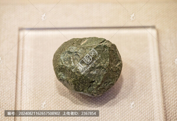 吐魯番博物館新石器時(shí)代的石球