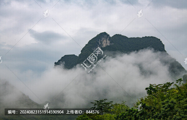 飄渺的山峰