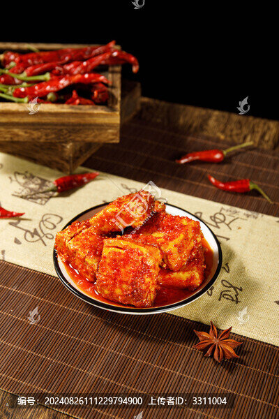 香辣油腐乳霉豆腐一盤(pán)