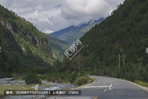 川西沿路風(fēng)景