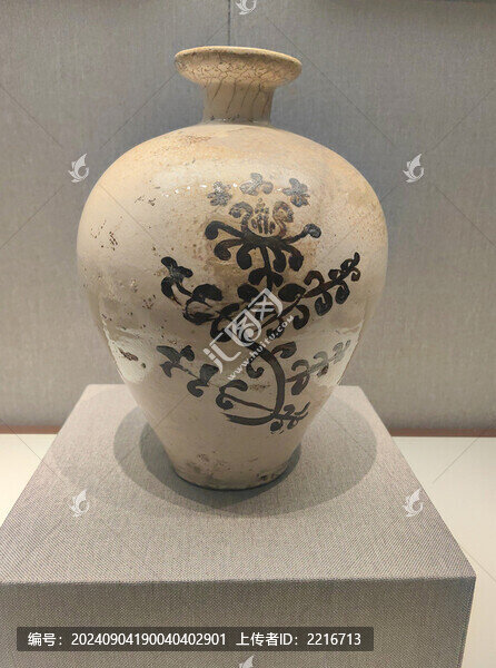 白釉黑彩