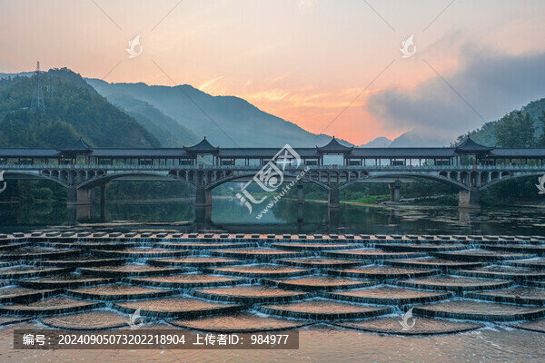 浙江杭州富陽龍鱗壩溪流航拍風(fēng)光