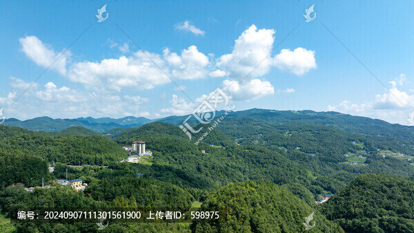 湖北恩施巴東野三關(guān)避暑森林小鎮(zhèn)