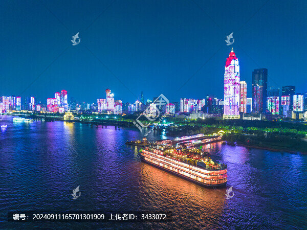湖北省武漢市長江知音號游船夜景