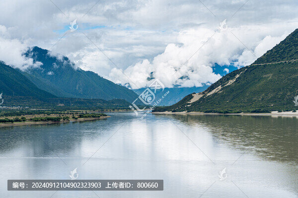 西藏林芝雅魯藏布大峽谷風(fēng)光