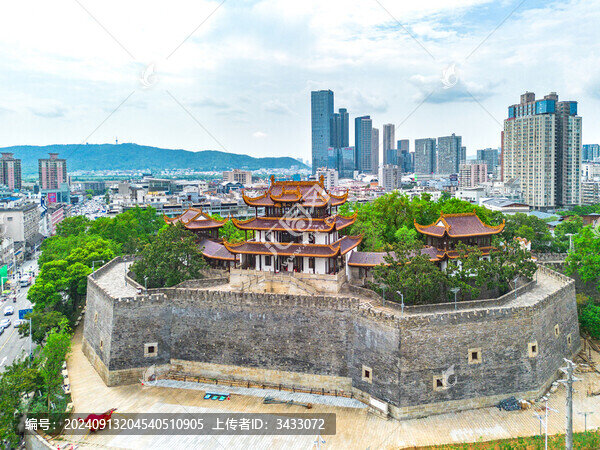 長(zhǎng)沙天心閣與國(guó)金中心城市風(fēng)光
