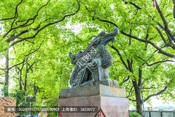 湖南長(zhǎng)沙湘江風(fēng)光帶印章廣場(chǎng)