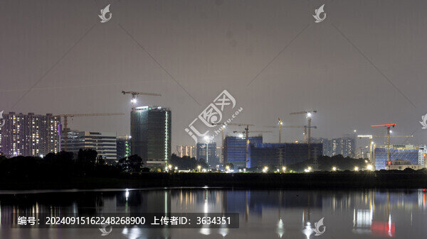 建筑下的夜色