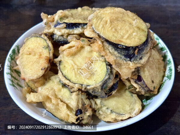 家庭自制油炸茄盒美食制作過程