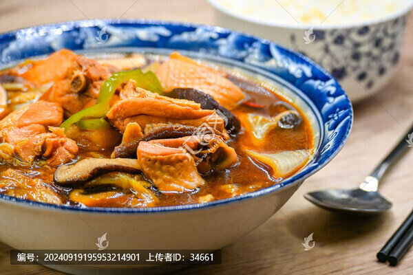特色美食黃燜雞米飯