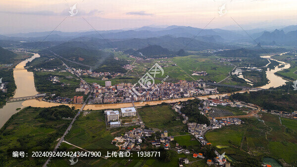 航拍韶關(guān)武江龍歸鎮(zhèn)夕陽(yáng)風(fēng)光