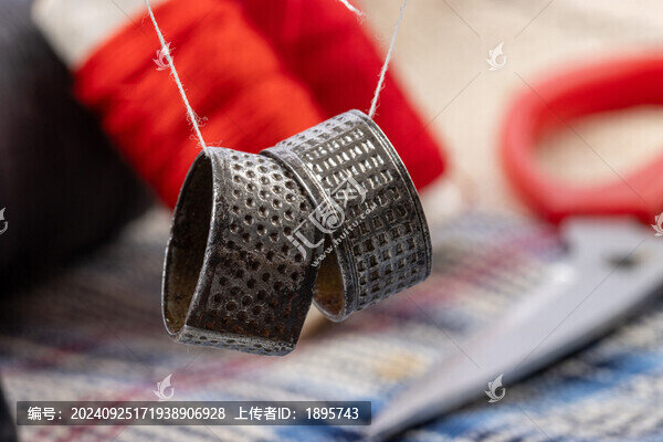 傳統(tǒng)針線活用的頂針