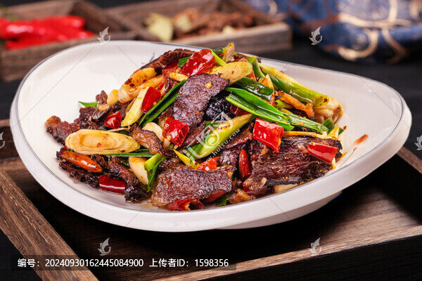 大蒜炒臘牛肉
