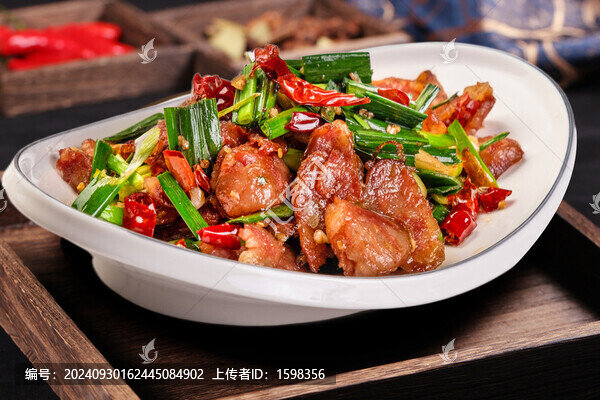 大蒜炒香腸