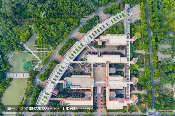 航拍鄭州大學(xué)核心教學(xué)區(qū)教學(xué)樓