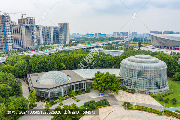 航拍鄭州植物園熱帶植物玻璃溫室