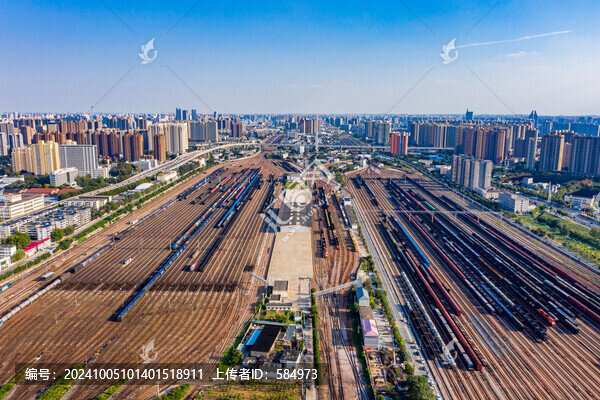航拍鄭州北站鐵路編組站貨運(yùn)列車(chē)