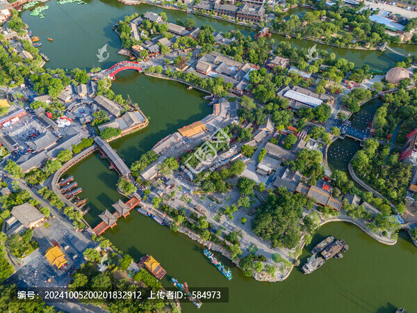 航拍河南開封清明上河園景區(qū)風(fēng)光