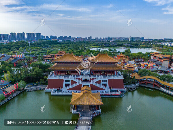 航拍河南開封清明上河園景區(qū)風(fēng)光