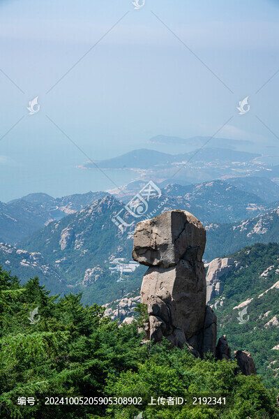 青島嶗山巨峰游覽區(qū)自然碑巨巖