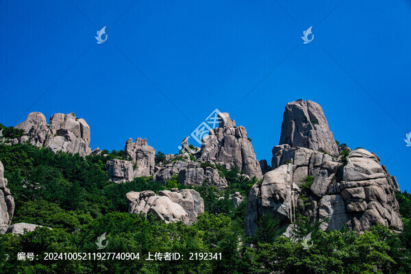 青島嶗山巨峰游覽區(qū)的奇峰怪石