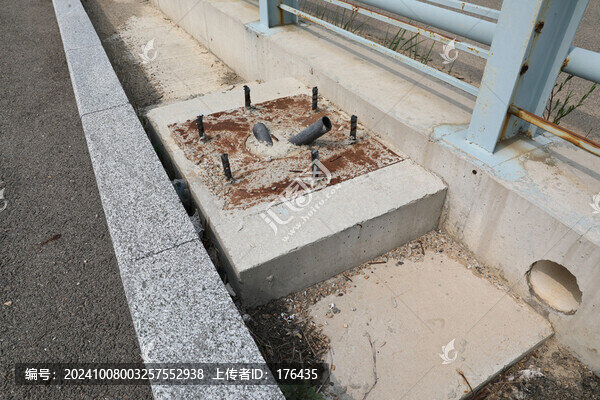 橋梁石柱
