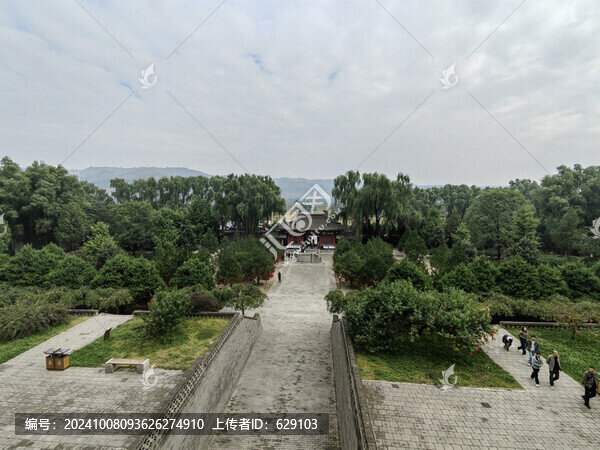 大佛寺內(nèi)景