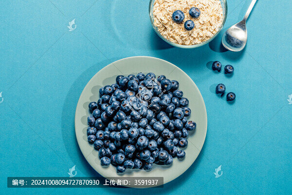 新鮮飽滿的藍(lán)莓