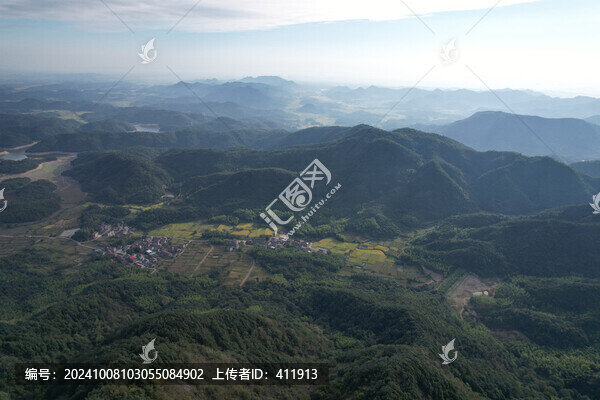 連綿的大山