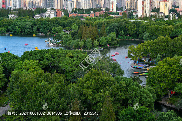 上海普陀區(qū)長風(fēng)公園銀鋤湖湖景