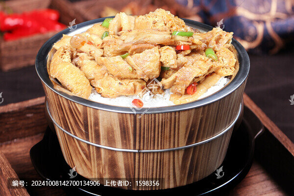 豆腐泡燜五花肉