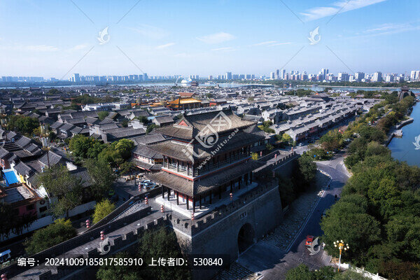 航拍聊城東昌湖城墻城樓古建筑