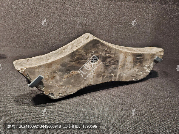 屯魯吉康石磬