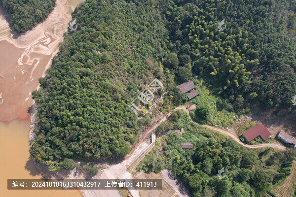 大山腳下的村落