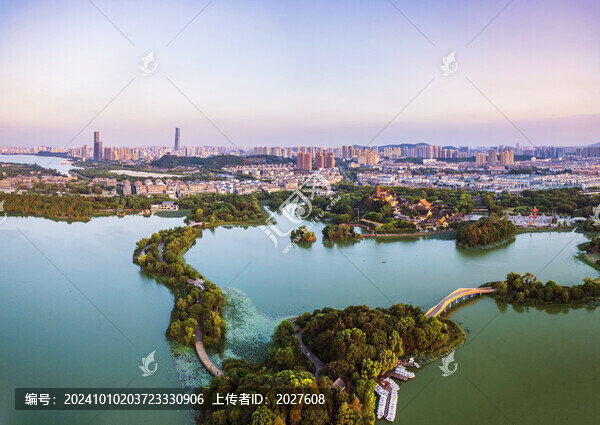 鎮(zhèn)江金山寺金山湖全景