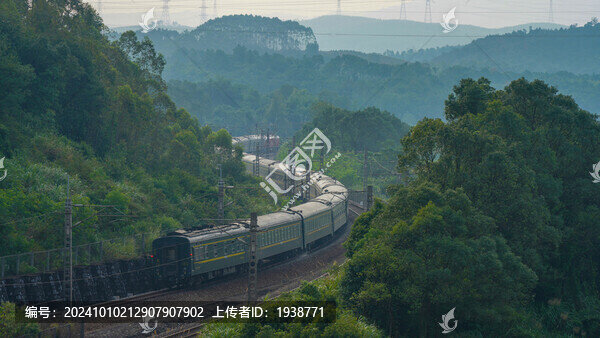 京廣鐵路韶關(guān)湞江茶山段自然風(fēng)光