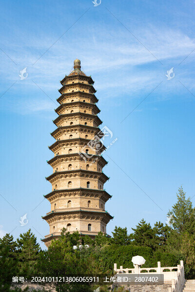 永祚寺又稱雙塔寺藍(lán)天白云太陽光