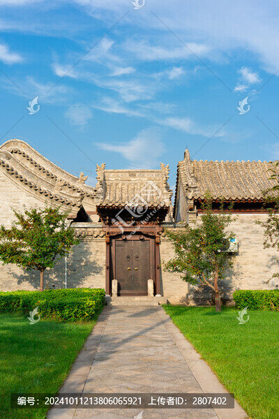 永祚寺又稱雙塔寺的傳統(tǒng)建筑門廊