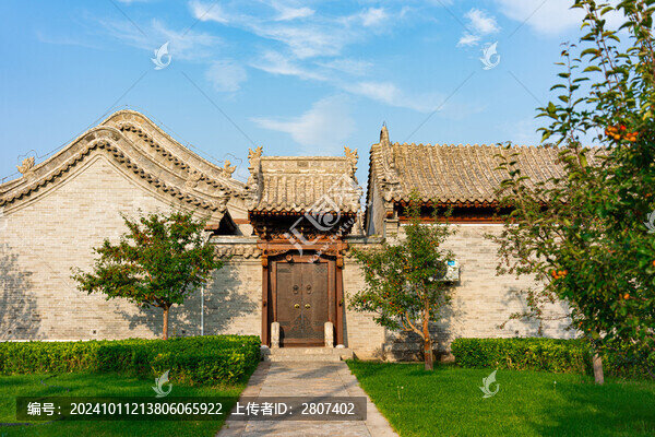 永祚寺又稱雙塔寺的傳統(tǒng)建筑門廊