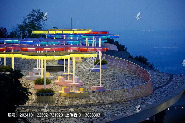 成都丹景山獅子堡高空棧道夜景