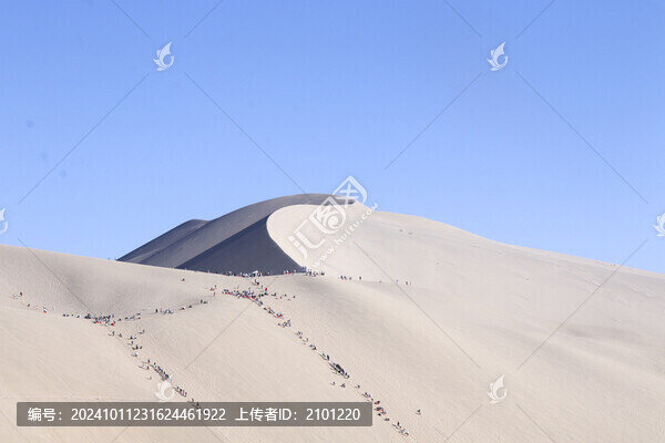 鳴沙山月牙泉