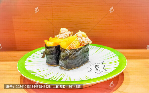小碟子里的日料回轉(zhuǎn)壽司